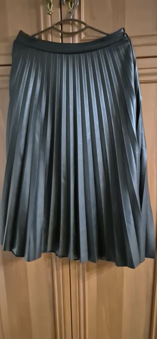 Спідниця міді пліссе Mango