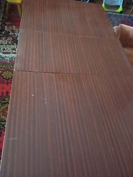 Продам роздвіжний стіл і стілкнишка