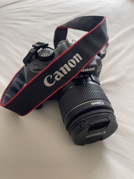 Máquina fotográfica Canon EOS 1300D