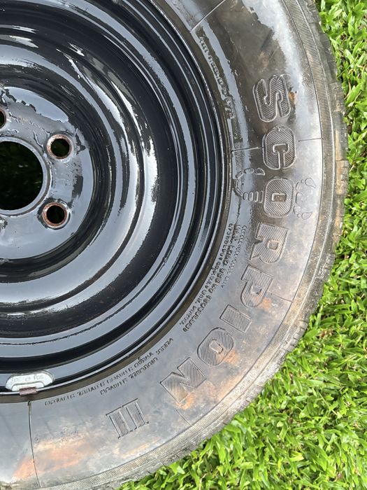 Pneu pirelli scorpion com jante R16 em bom estado