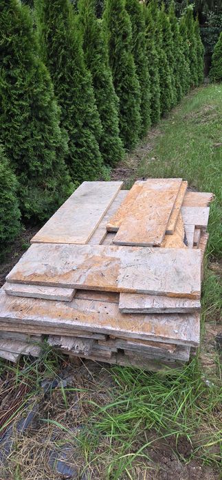 Materiały budowlane po budowie – płyty OSB, drewno, palety