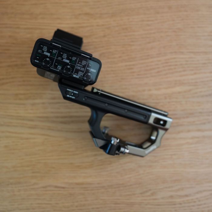 Sony FX3 com cage e XLR Top Handle