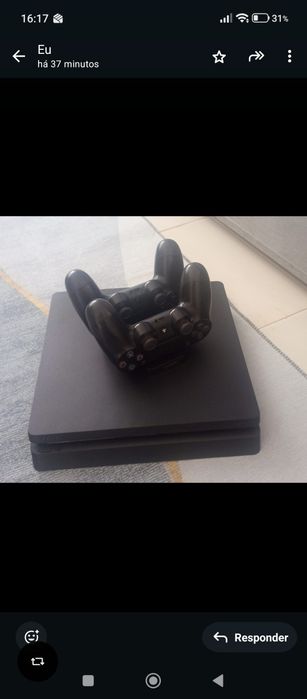 PlayStation 4 1 tb com jogos e comandos