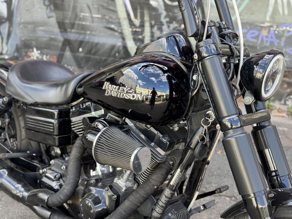 Мотоцикл Harley-Davidson Dyna 2006 рік