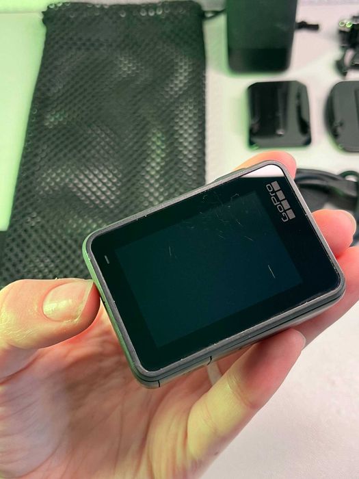 Екшн-камера GoPro Hero 7 Black із зарядною станцією.