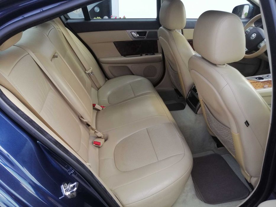 Jaguar XF rigorosamente impecável