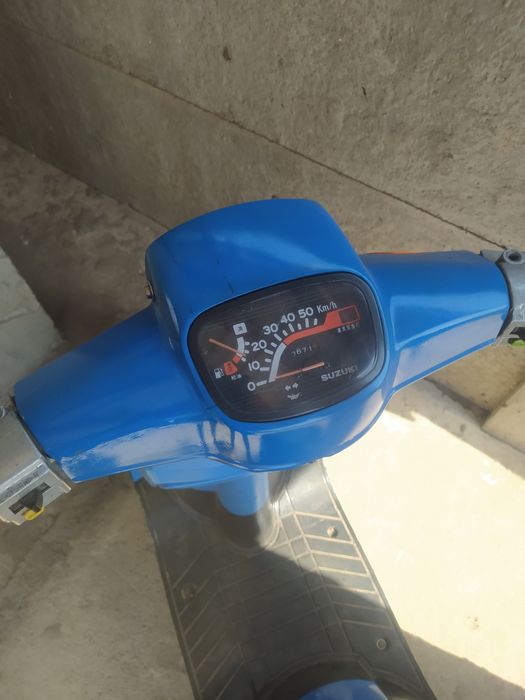 Продам скутер suzuki