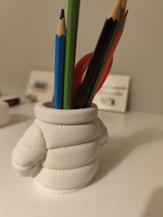 Porta canetas formato casaco Nike