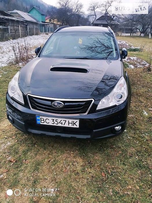 Субару  Оутбек .