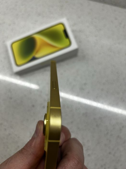 iPhone 14 128 GB Yellow (акб 81%) Б/В