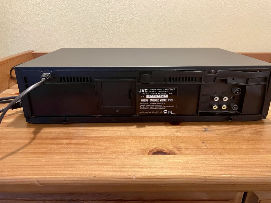 Magnetowid JVC HR -J249EE