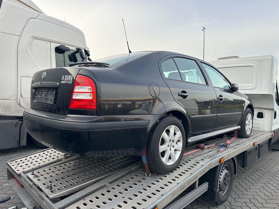 Свіжопригнані Skoda octavia tour малі пробіги