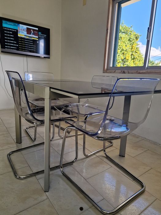 Mesa e Cadeiras de Cozinha
