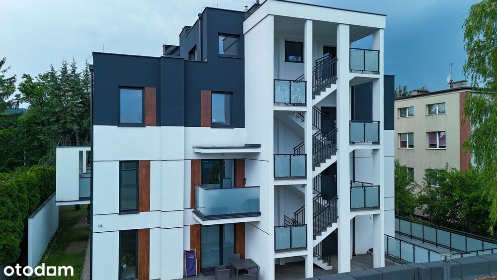 Gdynia Orłowo | Nowoczesny apartament z dużym tarasem w kamienicy.