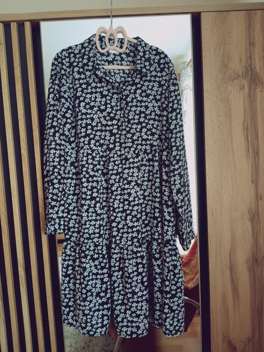 Wiosenna sukienka koszulowa kwiatowy print blue