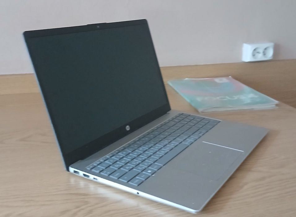 Laptop hp, ryzen 5, 8GB, 512GB, bez systemu
