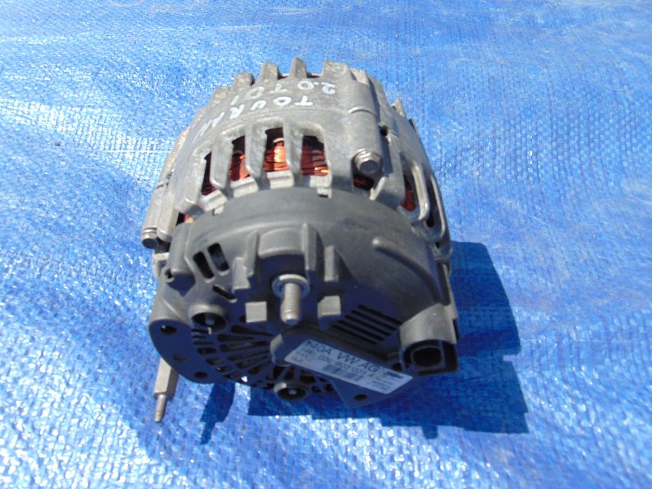 VW TOURAN 2.0 TDI Alternator VALEO Oryginał Opolskie Części