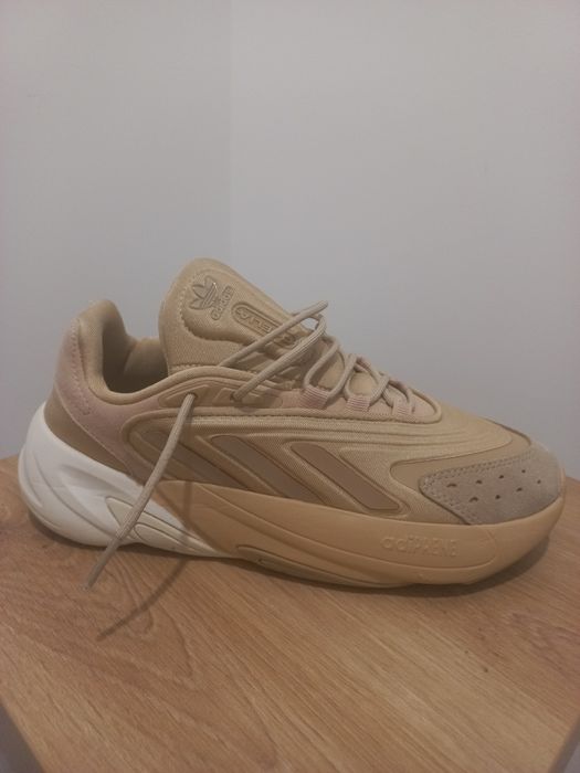 кросівки жіночі Adidas