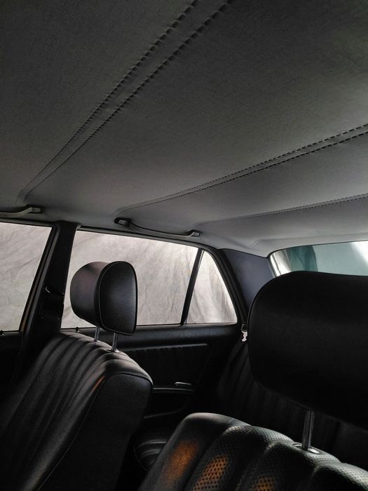 Mercedes 300d W123 reservado