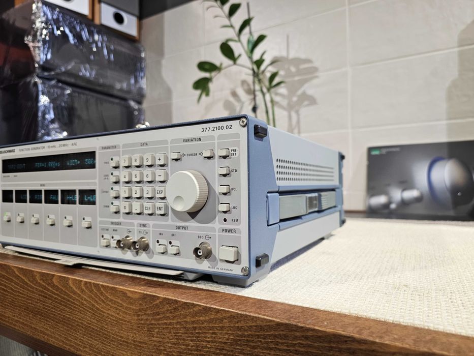ТОП Rohde & Schwarz AFG 377-2100-02
