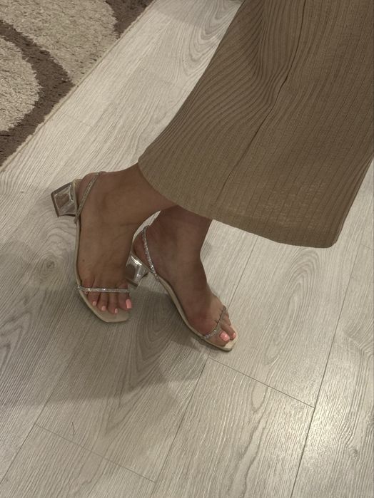 Шлепки на прозрачном каблуке размер 38