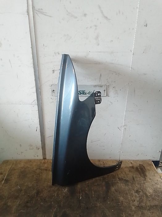 Guarda-lamas direito VOLVO V50 (MW)