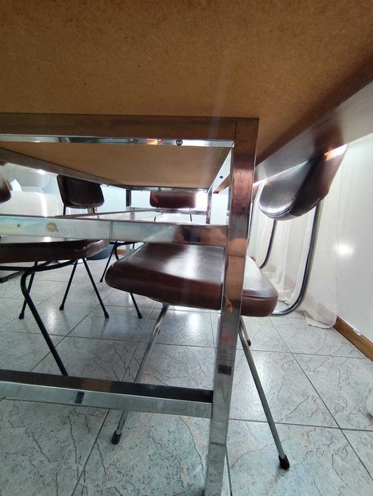 Mesa de jantar + 8 cadeiras