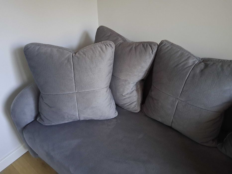 Sprzedam 2 poduszki welurowe Etap Sofa 50x50
