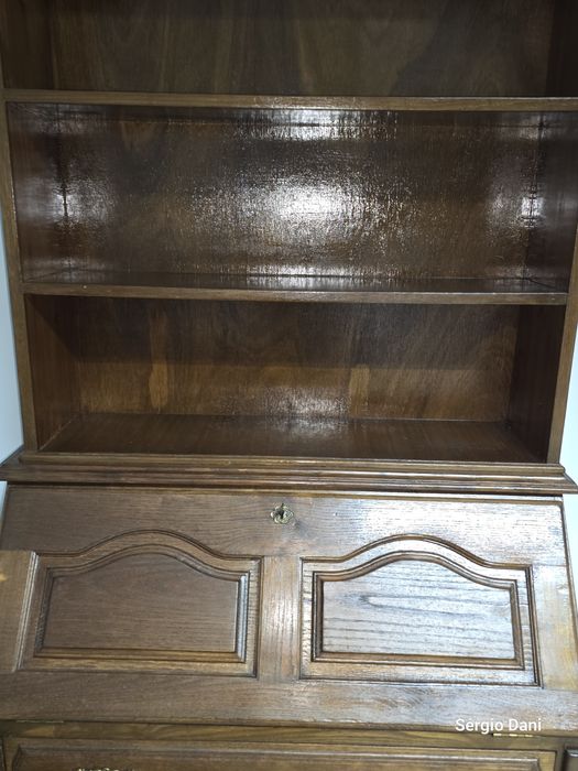 Móvel de madeira / Secretária para livros e para Estudo