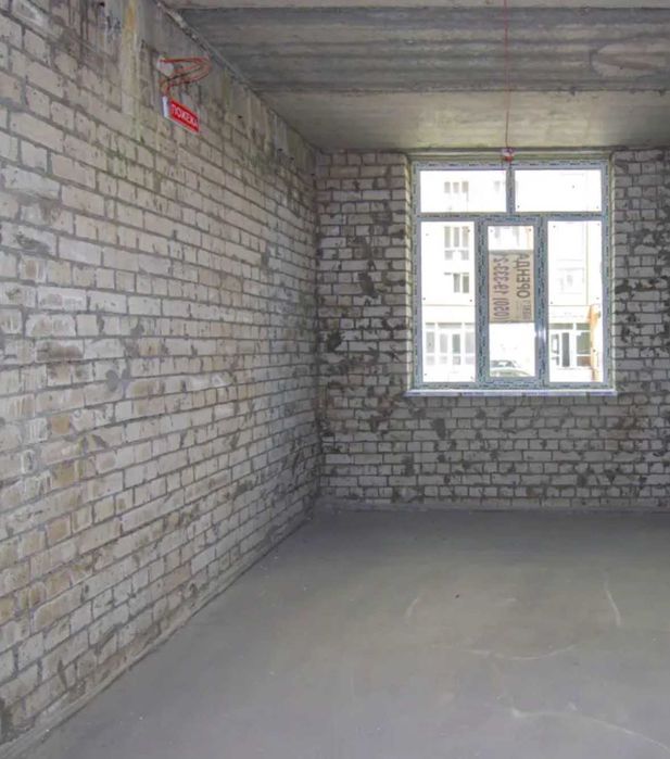 Продаж фасадного нежитлового приміщення ЖК "Чайка"