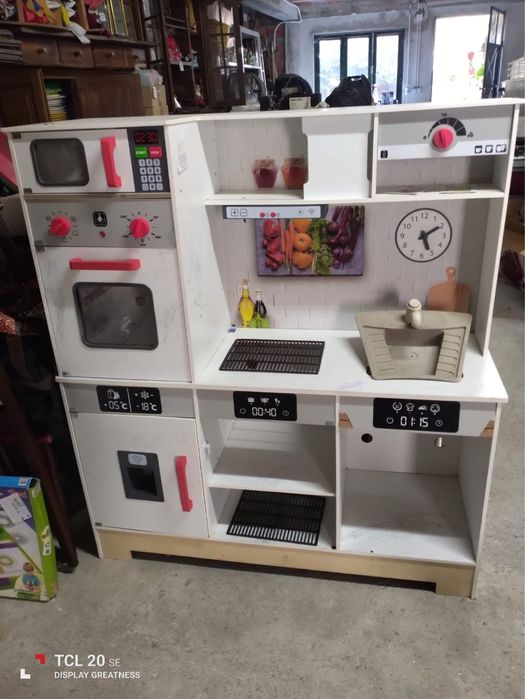 Cozinha em madeira de brincar