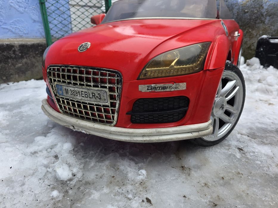 Дитячий електромобіль audi