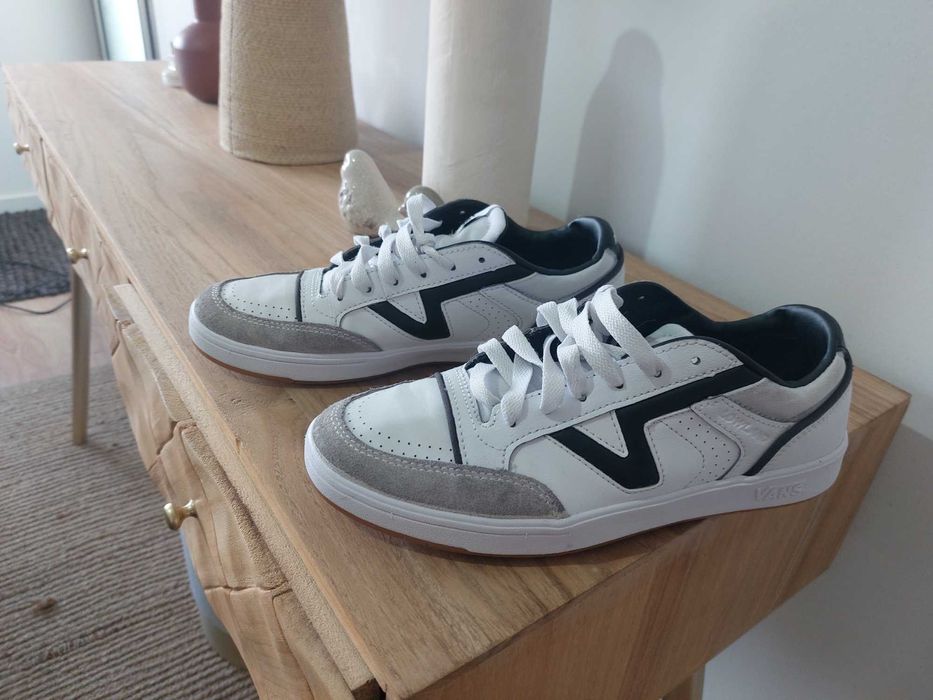 Sapatilhas vans brancas e pretas