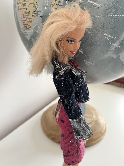 Vintage 1990 Barbie limbless