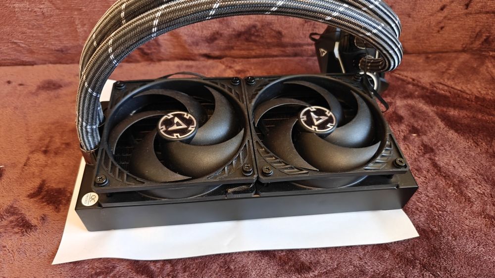 Arctic Liquid Freezer II 240  chłodzenie wodne