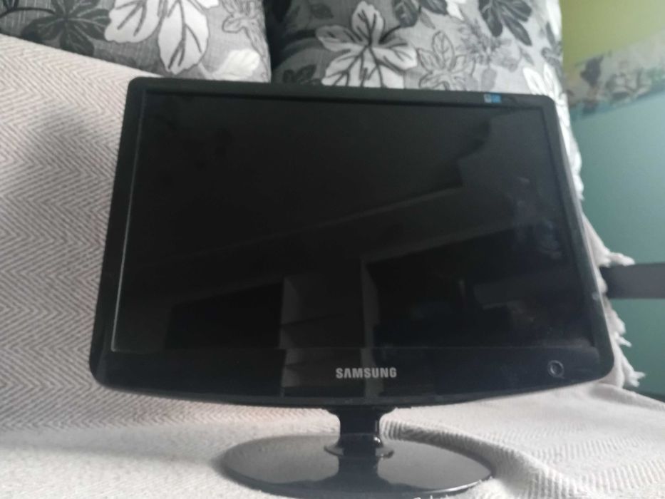 Монітор 19" Samsung 932GW