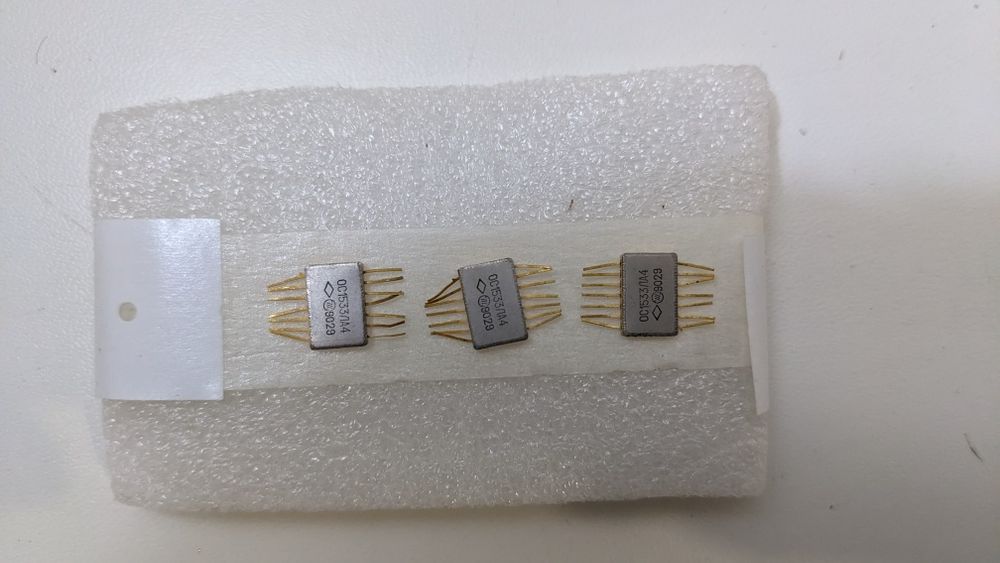 Микросхемы 155 серии (155 К155 и КМ155), КР1533 серии и другие: 5 грн ...