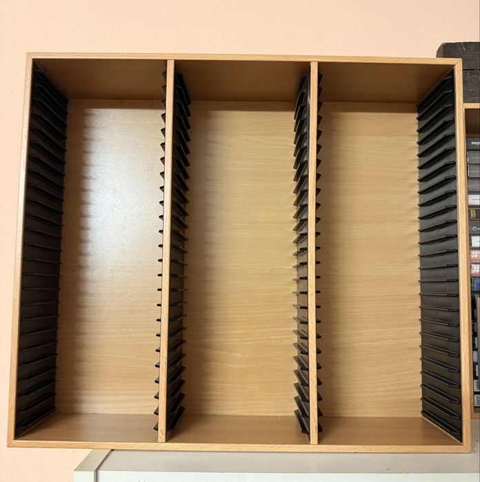 Stojak na 72 płyty CD