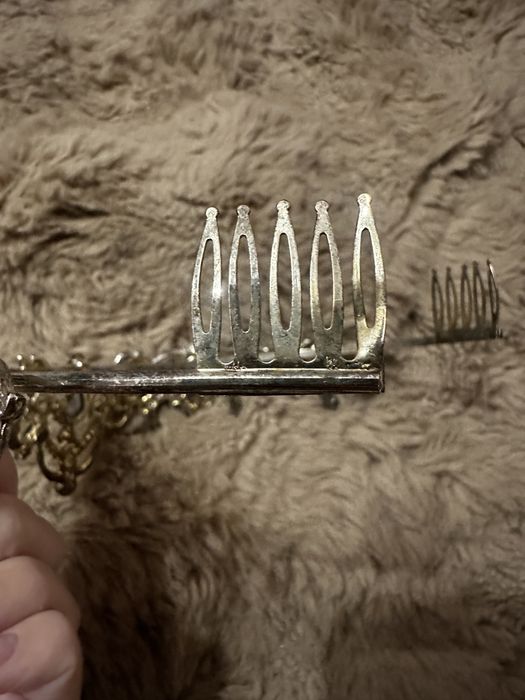 Тіара діадема з зеленими камінцями