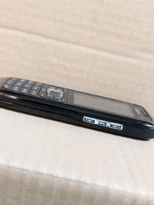 Telefon Nokia E51 Retro