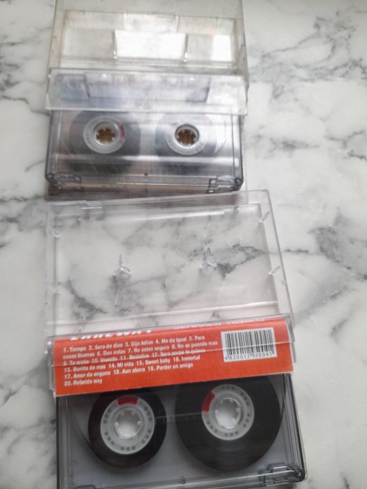 Касеты, диски, видео касеты.