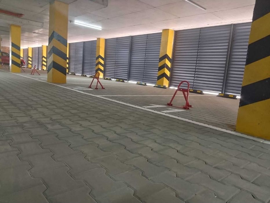 Продам паркомісце в новобудові Park Estate