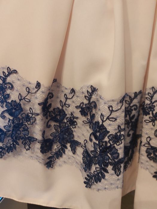 Sukienka z koronka+ pasek