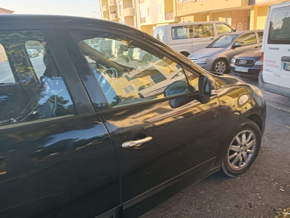 Vende de Carrinha de 7 Lugares