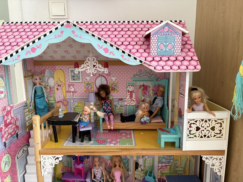 Domek Barbie plus karetka Barbie i gratisy