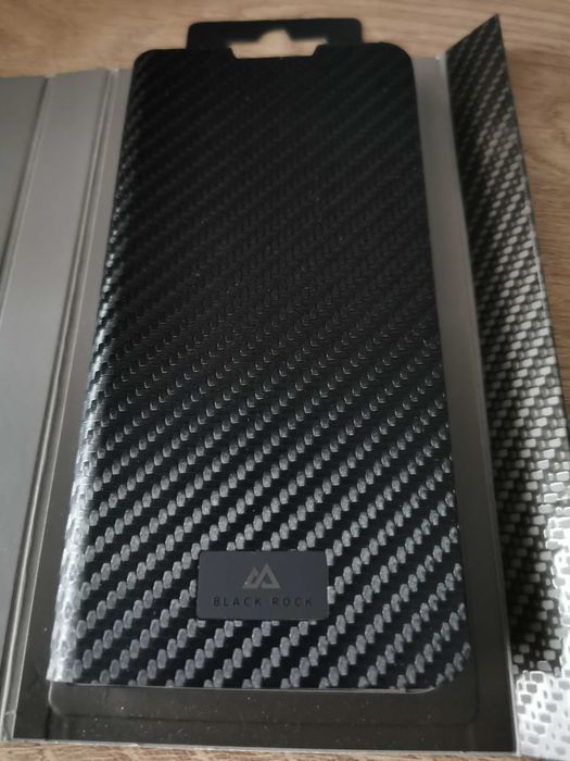 Sprzedam Etui P30 nowe czarne