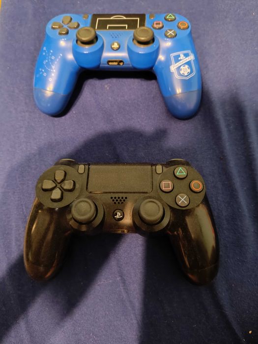 PlayStation 4 z 2 padami