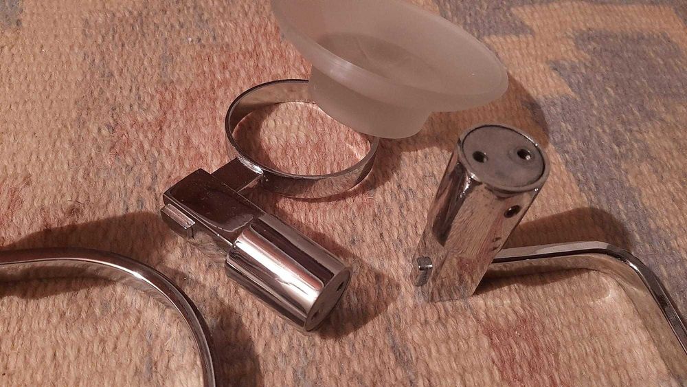 Conjunto de acessorios para WC