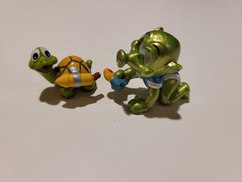 Ufo z żółwiem Kinder Niespodzianka