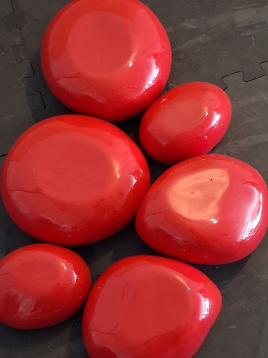 Peças de decoração preto e vermelho novas